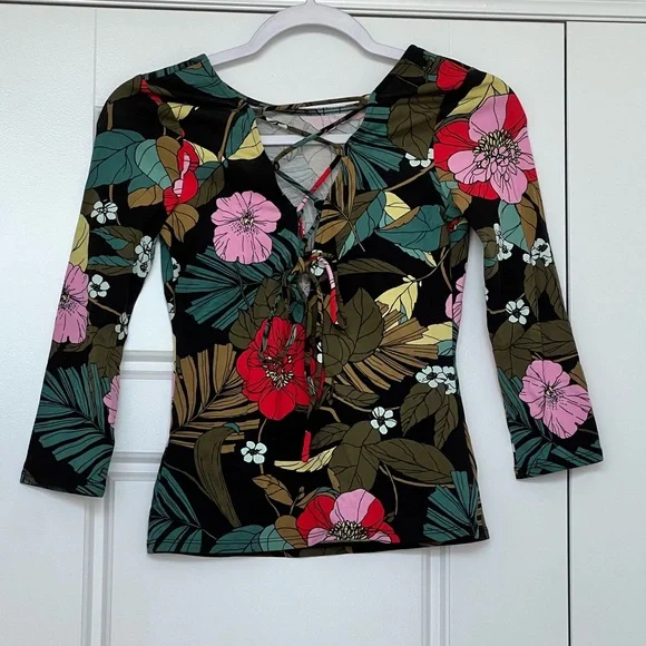 Guess Top - Picture 3 of 5